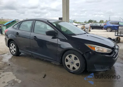 2018 Ford Focus S from USA, damaged, VIN 1FADP3E20JL227073